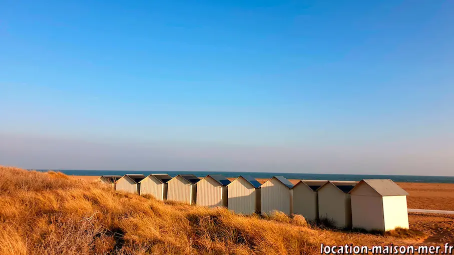 Holidays rental in front of the Ouistreham beach cabins
