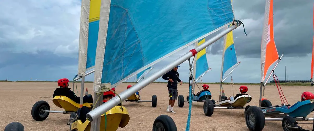 Le char à voile sur les plages de la côte de nacre.