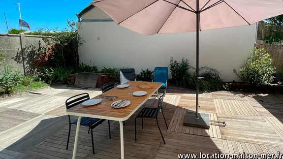 The sheltered courtyard